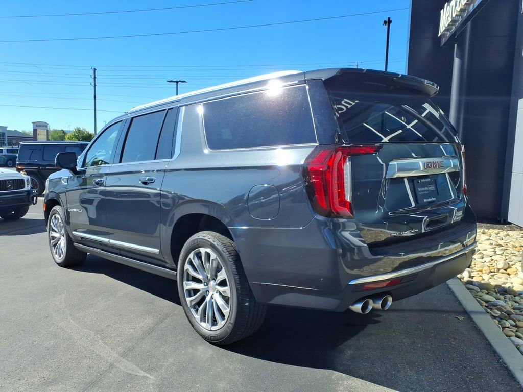Used 2022 GMC Yukon XL Denali AWD/4WD image 4