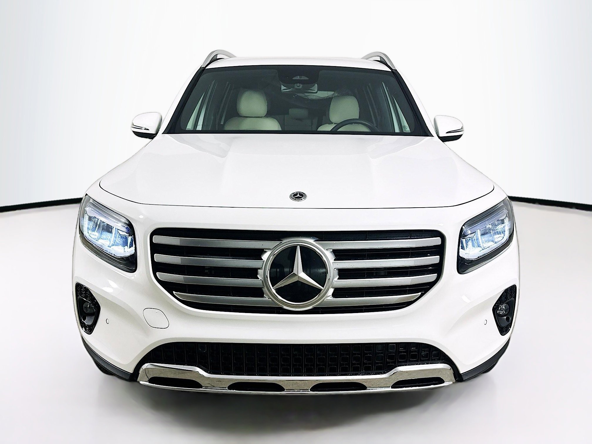 Certified 2025 Mercedes-Benz GLB 250 4MATIC image 2
