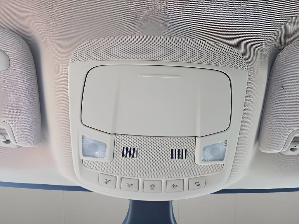 Used 2022 Ford Edge Titanium AWD/4WD image 23
