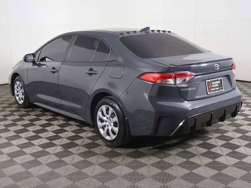Used 2025 Toyota Corolla SE FWD image 6