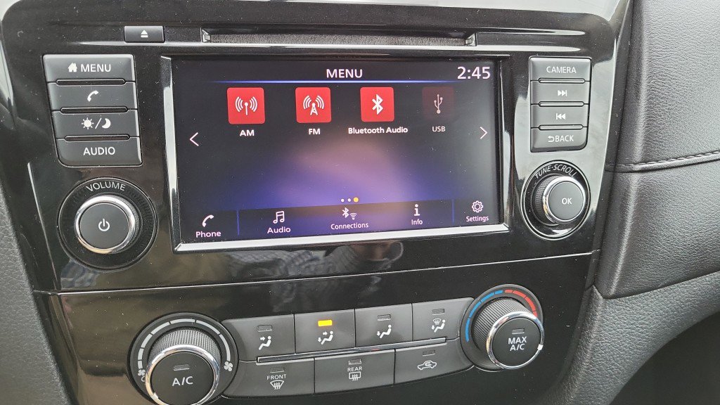 Used 2018 Nissan Rogue S image 37