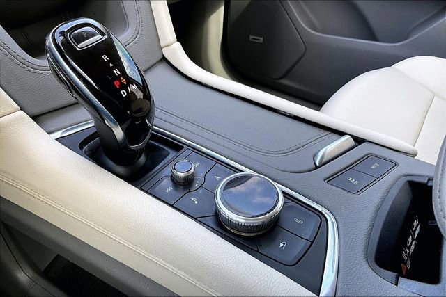 Used 2023 Cadillac XT6 Premium Luxury AWD/4WD image 16