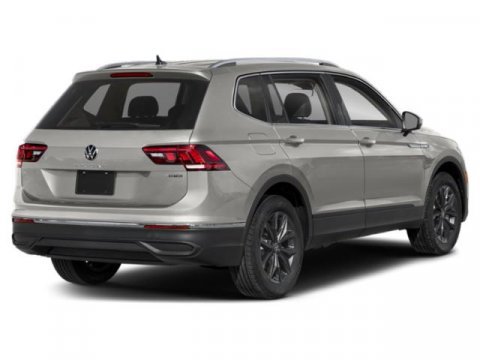Used 2022 Volkswagen Tiguan SE image 2