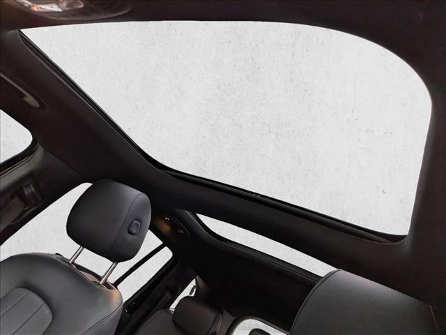 Used 2023 Mercedes-Benz GLB 250 image 11