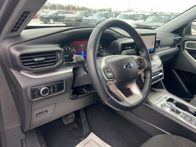 Certified 2023 Ford Explorer XLT w/ Class IV Trailer Tow Package image 7