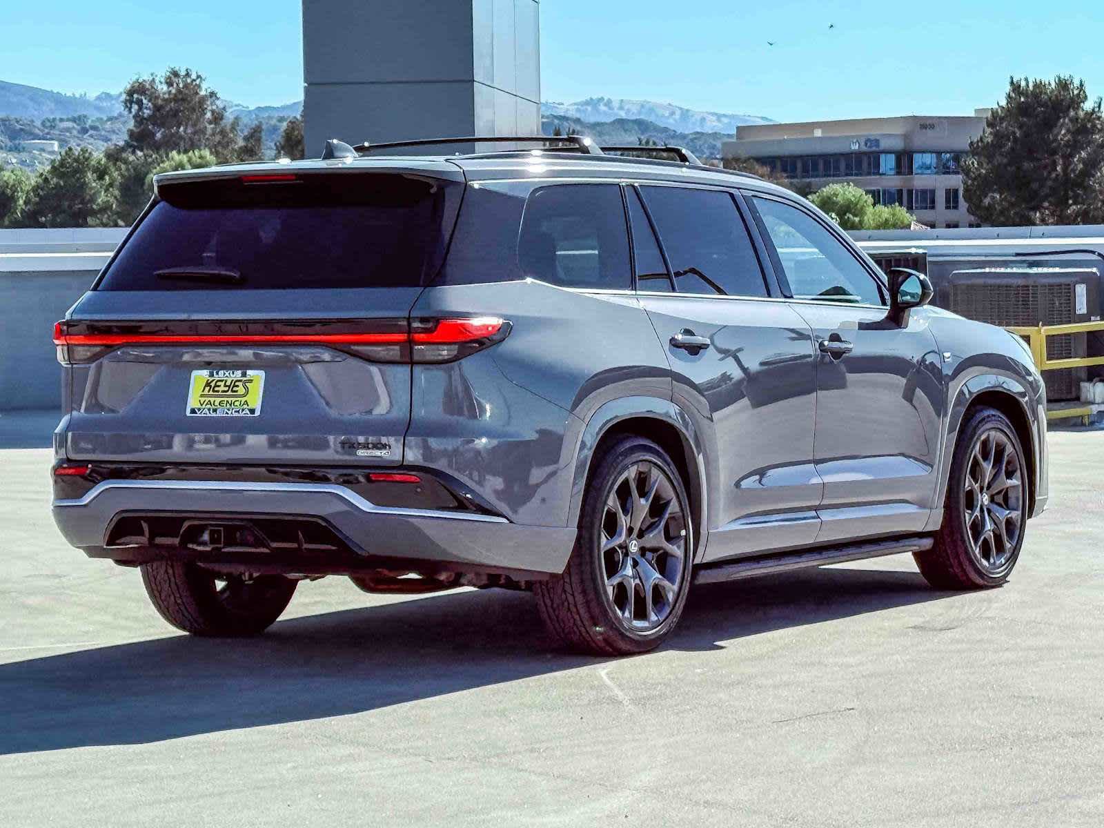 New 2026 Lexus TX 500h AWD image 4