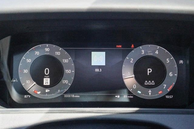 New 2026 Land Rover Range Rover Velar Dynamic SE image 22