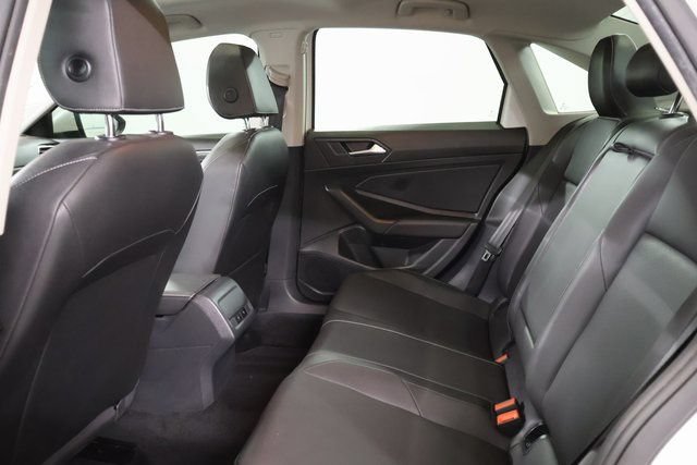 Used 2019 Volkswagen Jetta SEL w/ Cold Weather Package FWD image 28