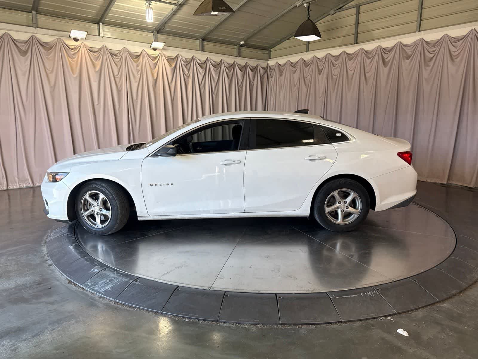 Used 2018 Chevrolet Malibu LS FWD image 7