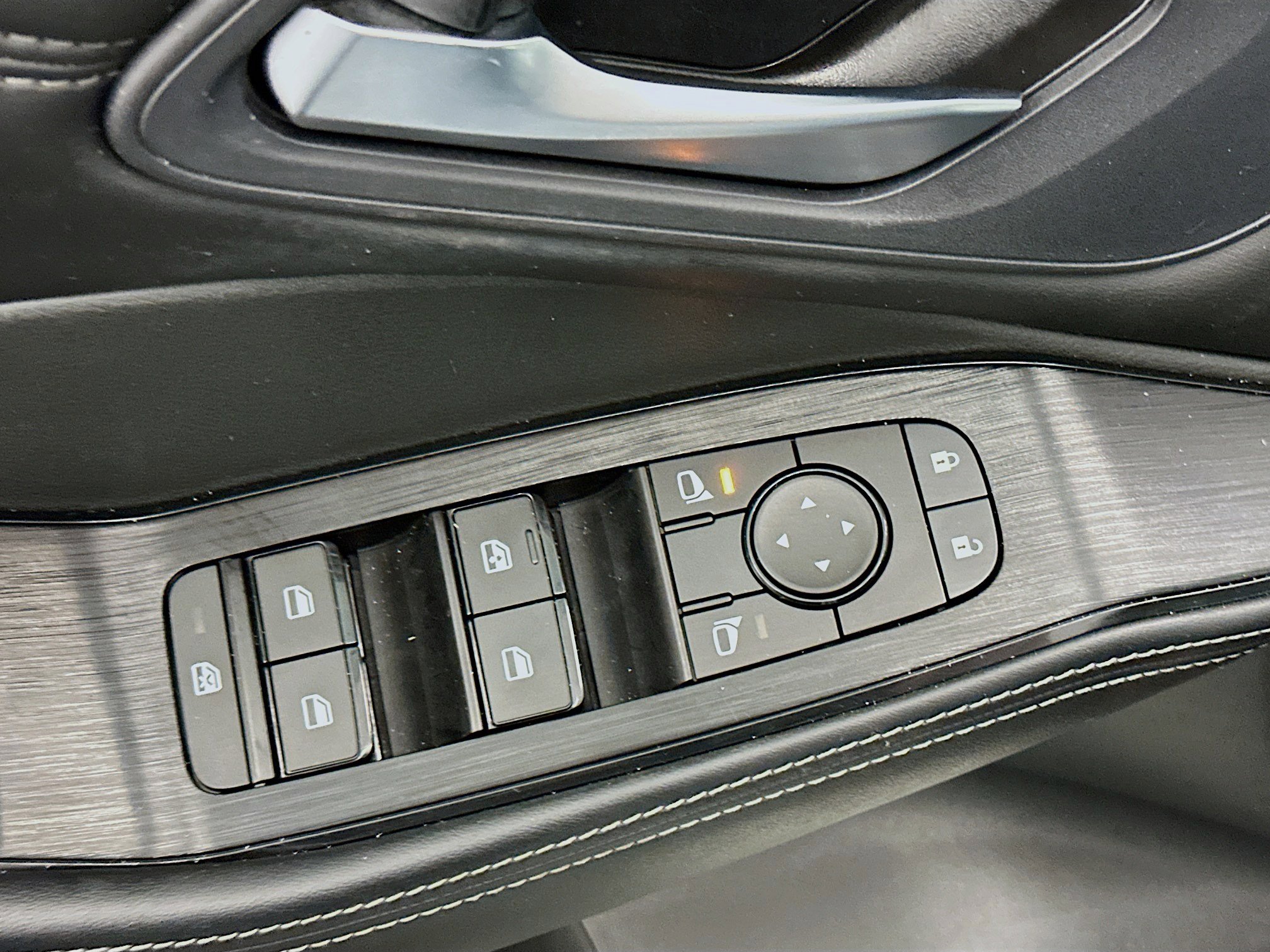 Used 2022 Nissan Rogue SV w/ SV Premium Package image 15