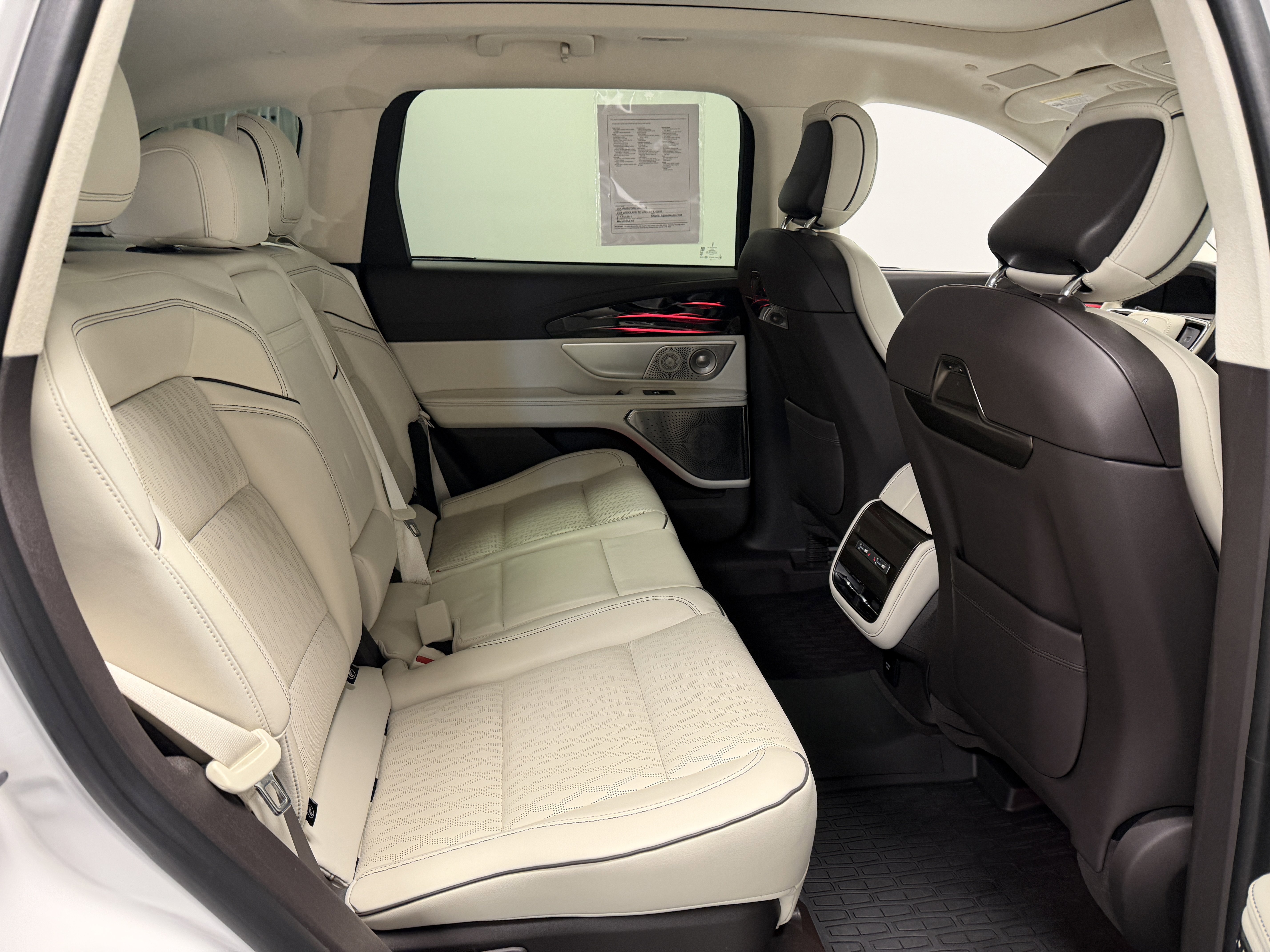 Used 2024 Lincoln Nautilus Black Label w/ Jet Appearance Package (87T) image 24