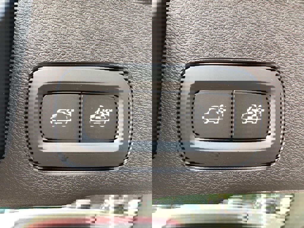 New 2025 Volvo XC60 B5 Core w/ Protection Package Premier image 35