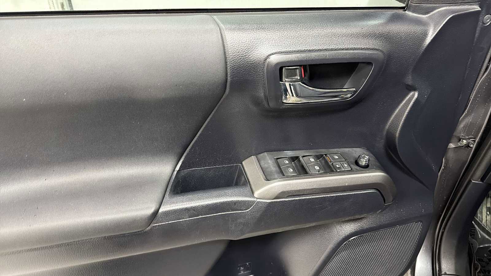 Certified 2019 Toyota Tacoma TRD Off-Road w/ Technology Package image 15