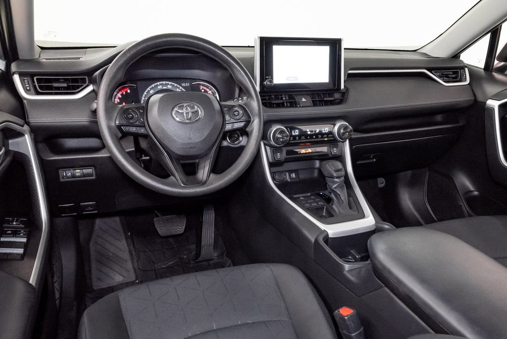 Used 2025 Toyota RAV4 XLE AWD/4WD image 7