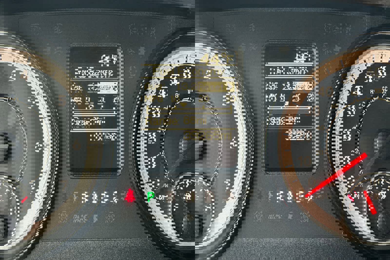 Used 2018 RAM 2500 Tradesman w/ Chrome Appearance Group image 23