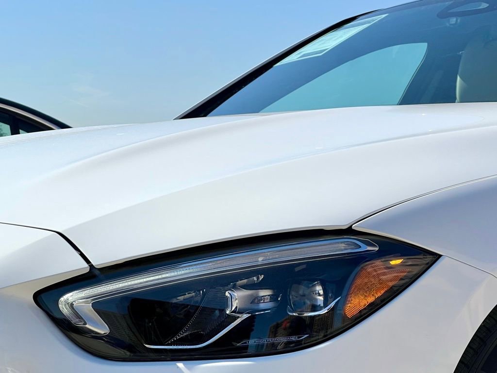 Certified 2022 Mercedes-Benz C 300 4MATIC Sedan image 11