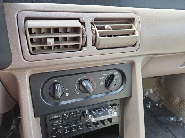 Used 1992 Ford Mustang LX image 18