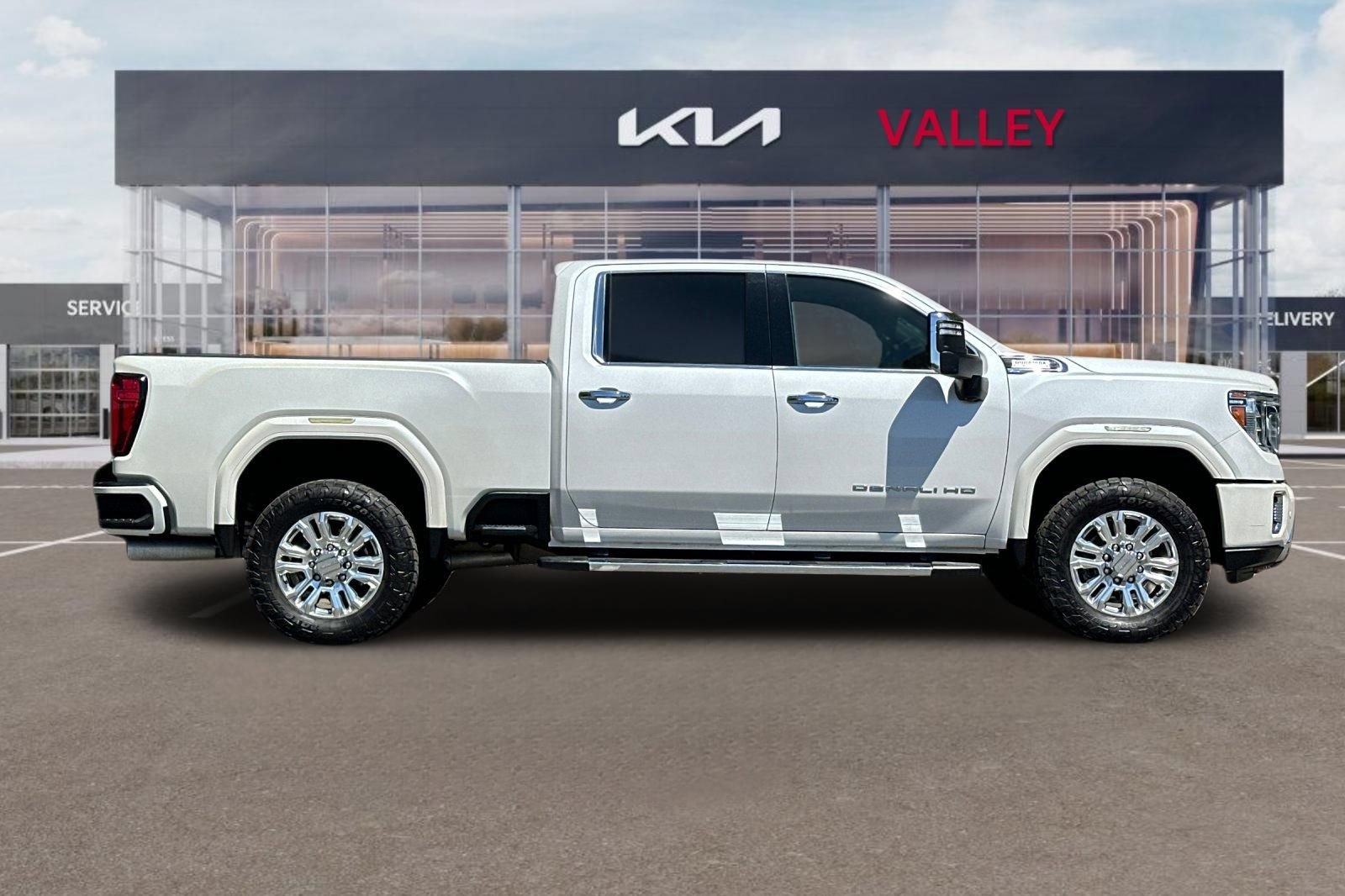 Used 2020 GMC Sierra 2500 Denali w/ Denali Ultimate Package AWD/4WD image 3