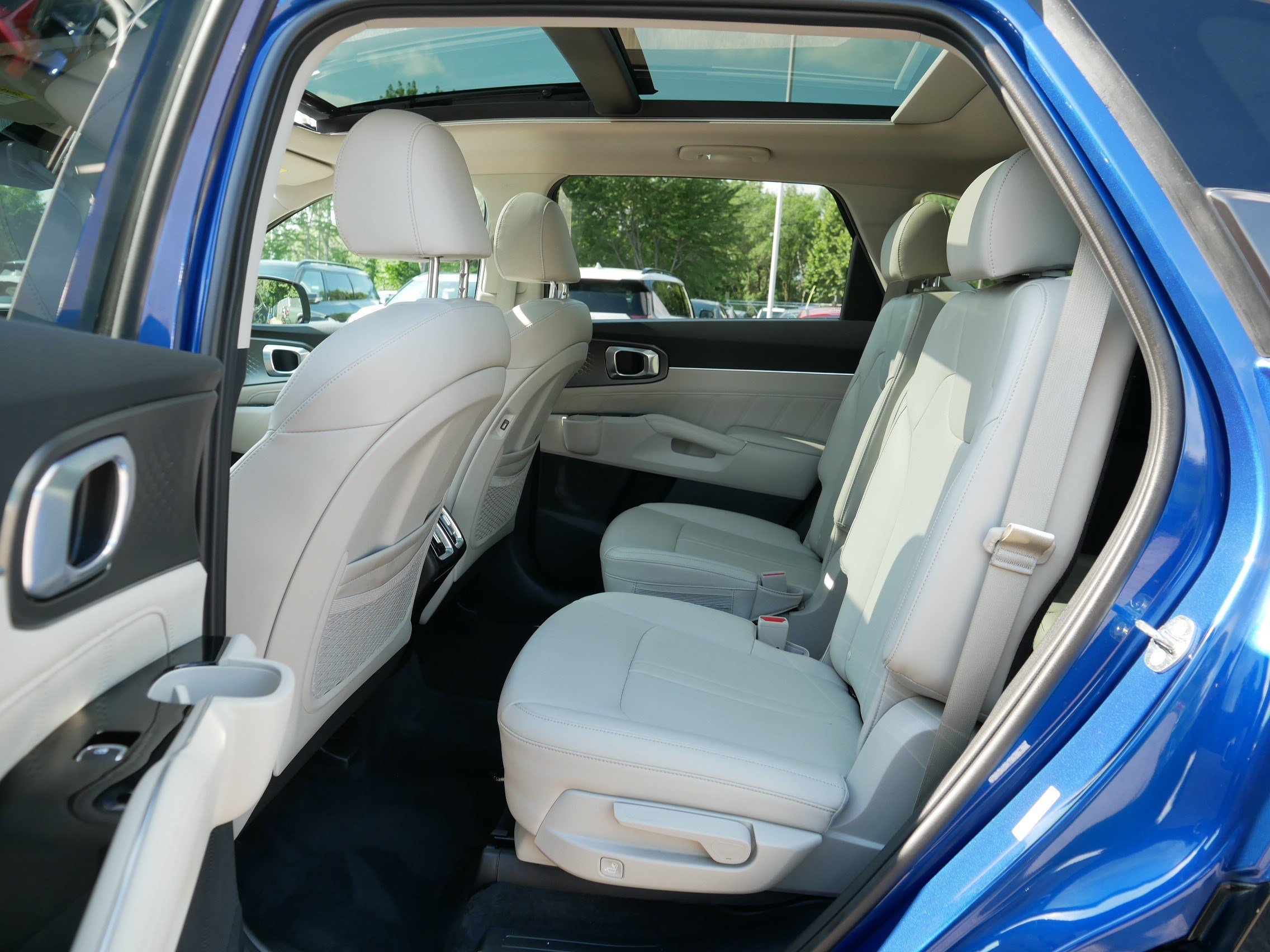 Certified 2023 Kia Sorento SX AWD/4WD image 35