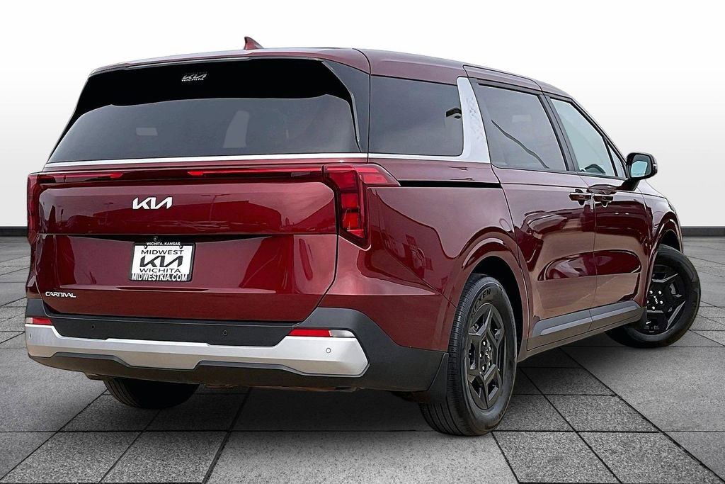 Used 2025 Kia Carnival image 12