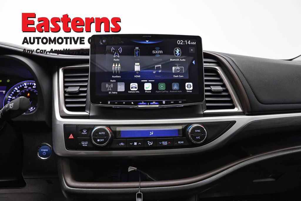 Used 2019 Toyota Highlander Limited w/ Carpet Mat Package (TMS) AWD/4WD image 12