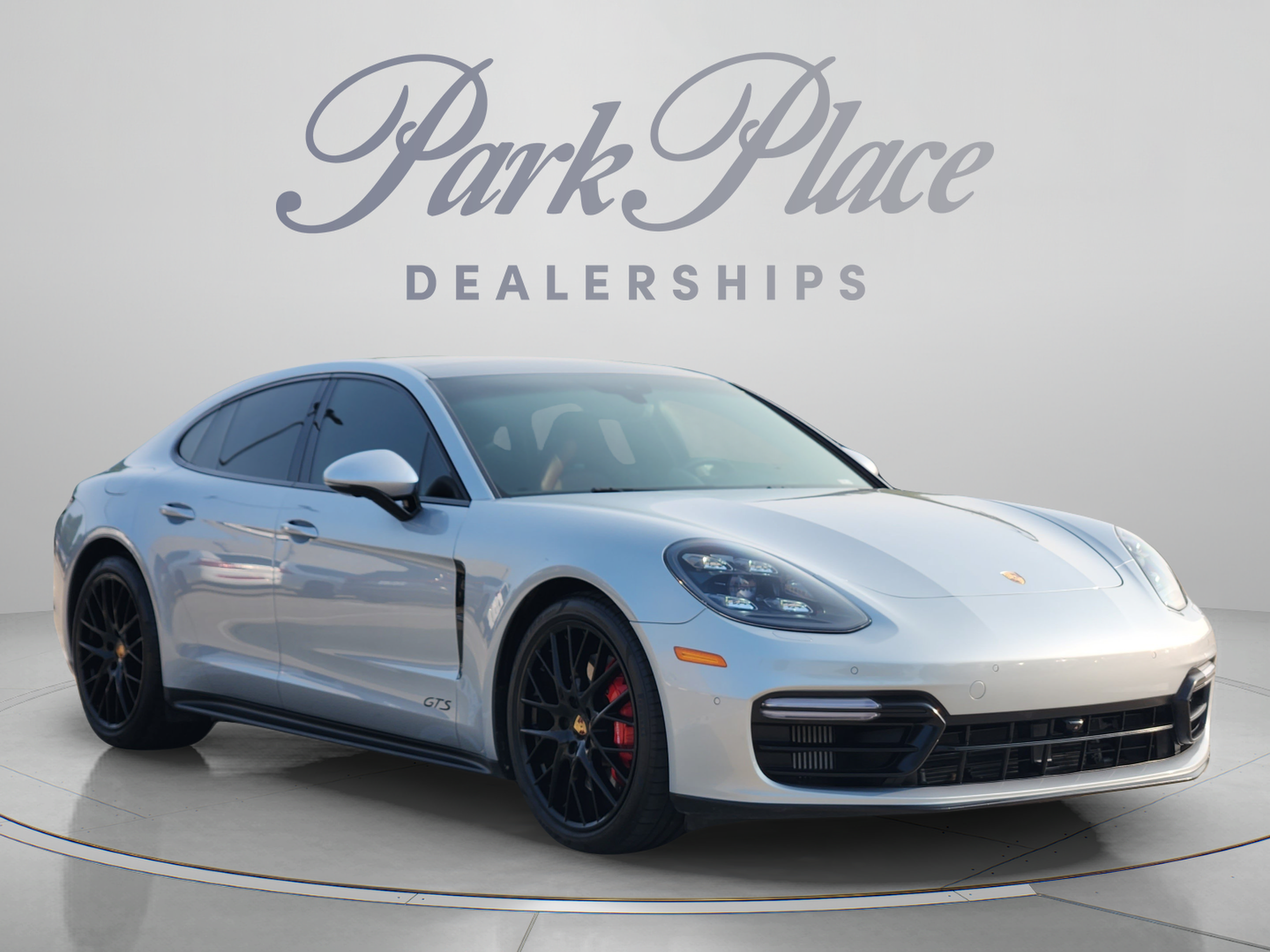 Used 2019 Porsche Panamera GTS AWD/4WD image 4