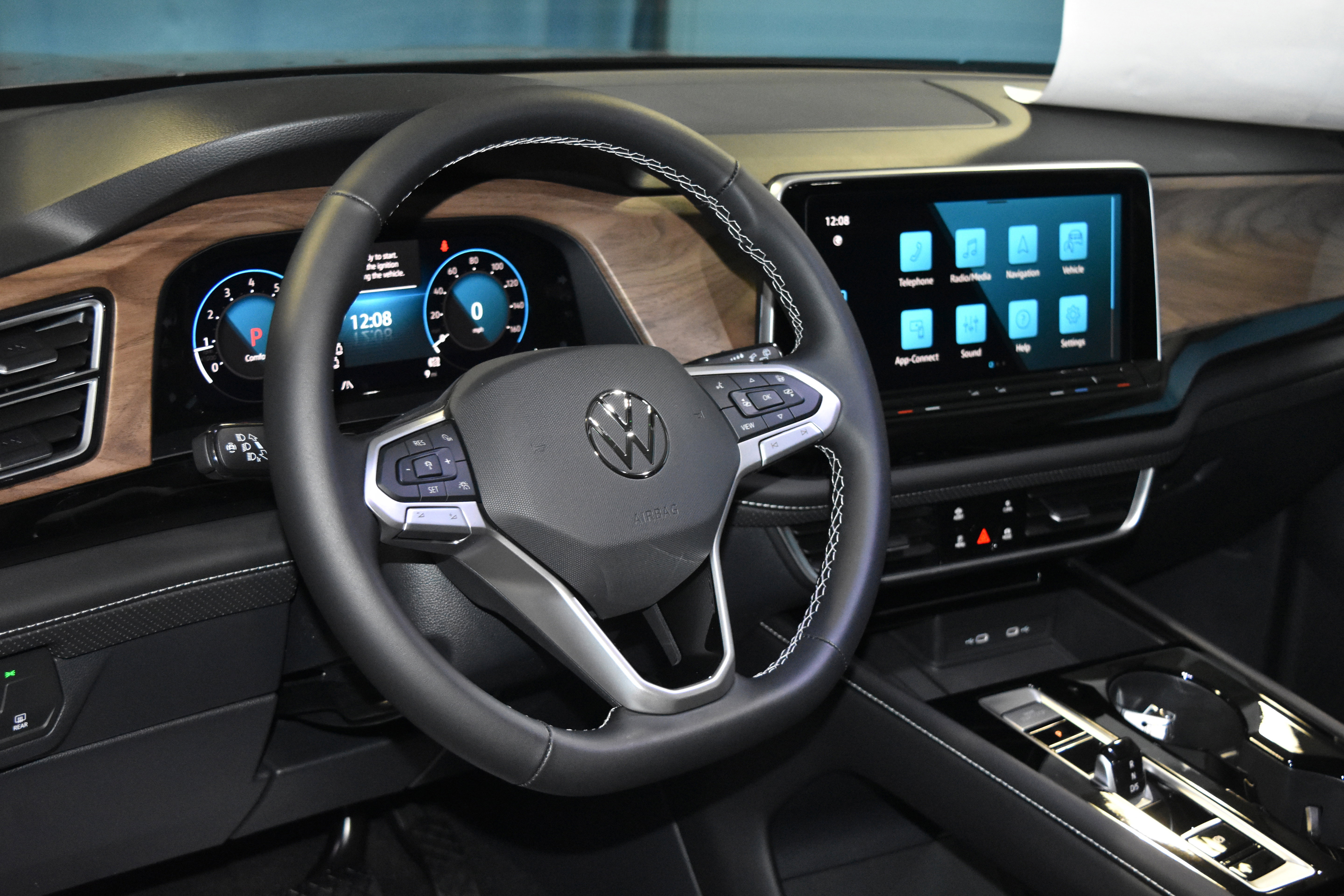 New 2026 Volkswagen Atlas SE AWD/4WD image 2