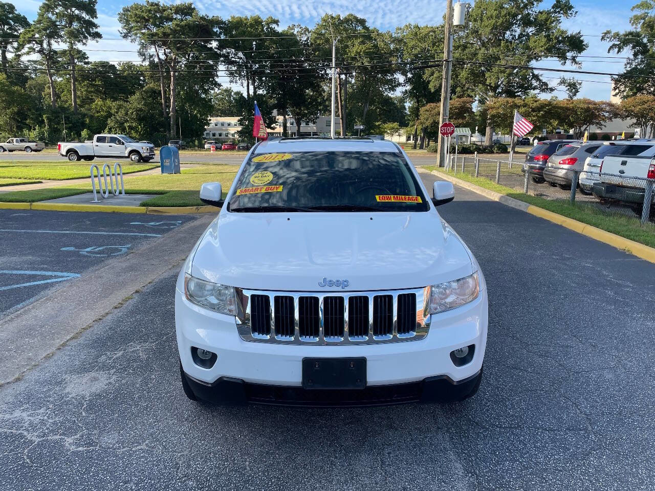 Used 2013 Jeep Grand Cherokee Laredo image 3