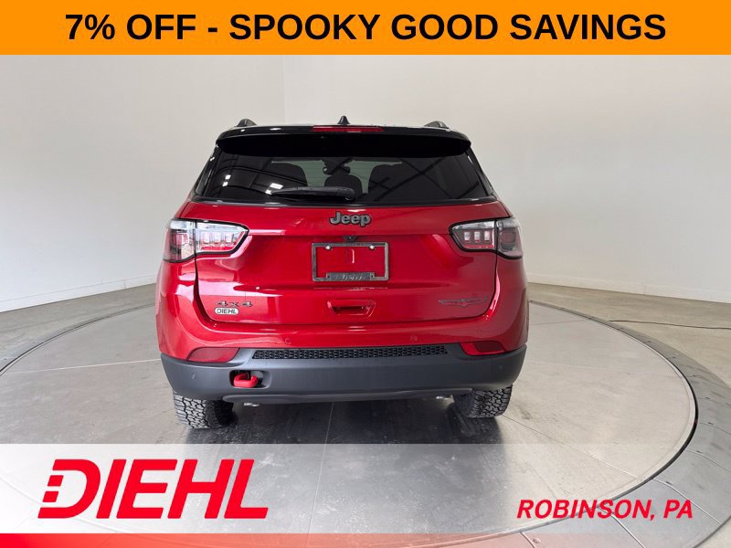 New 2026 Jeep Compass Trailhawk w/ Sun, Sound & Navigation Group AWD/4WD image 6