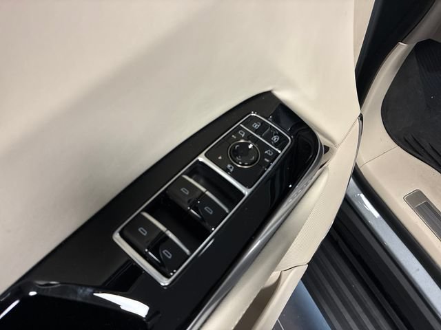 Certified 2025 Cadillac Escalade ESV Sport Platinum w/ LPO, Floor Liner Package AWD/4WD image 11