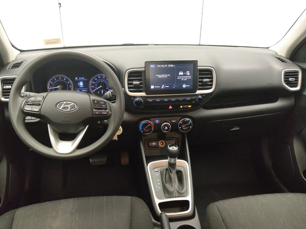 Used 2022 Hyundai Venue SE image 22