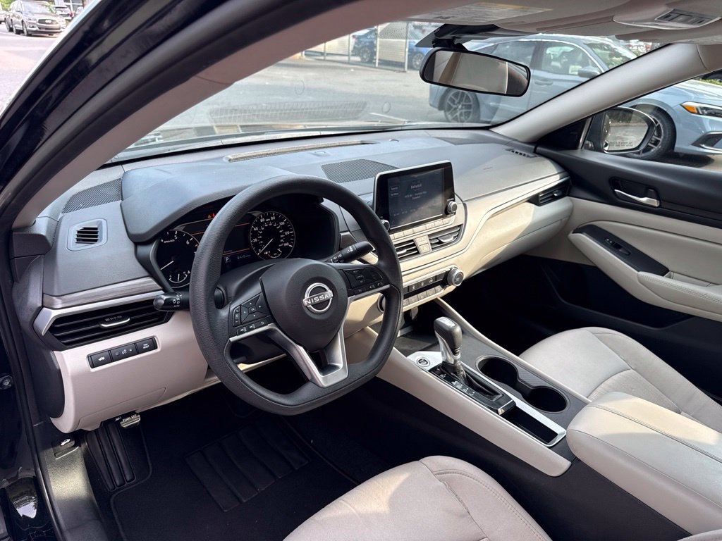 Certified 2025 Nissan Altima 2.5 SV FWD image 17