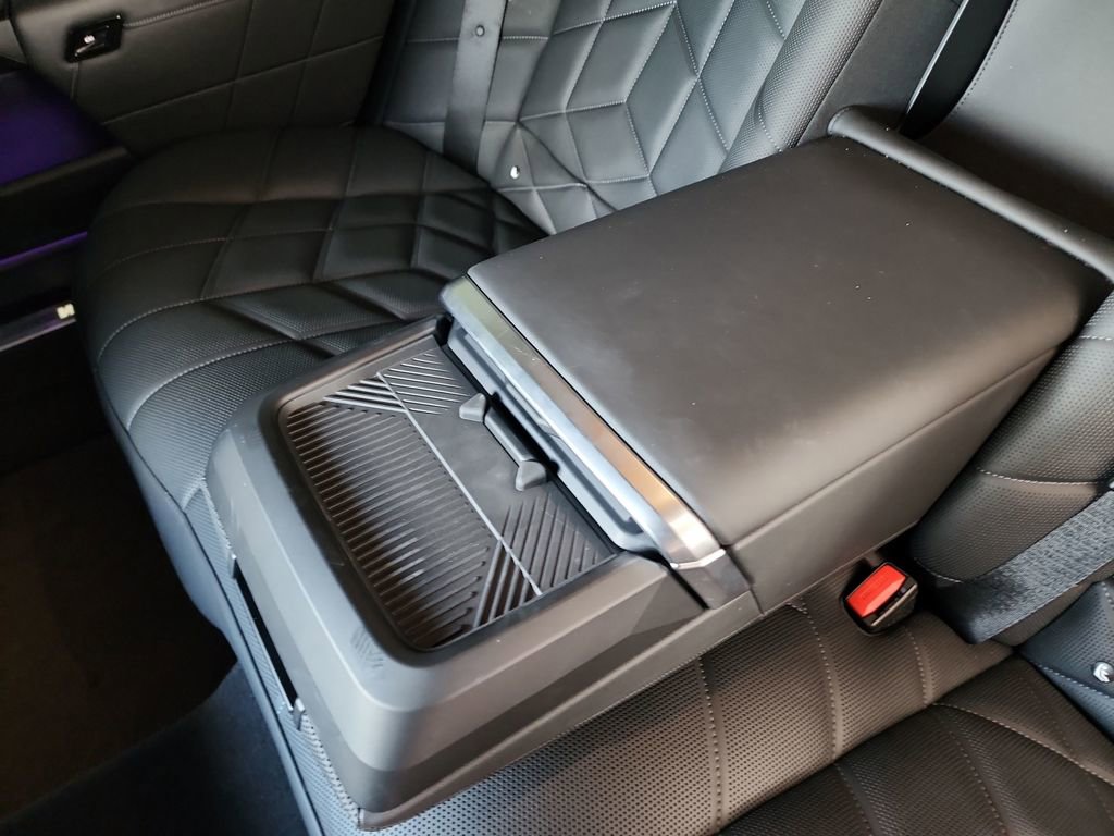 Used 2023 BMW 740i w/ Executive Package RWD image 41