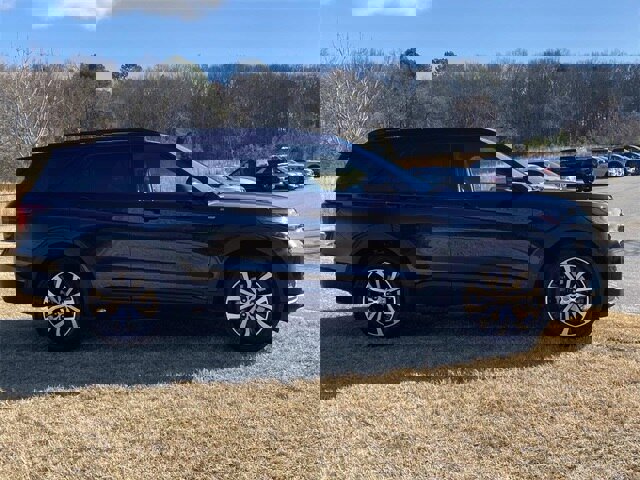 Used 2025 Ford Explorer ST-Line image 37