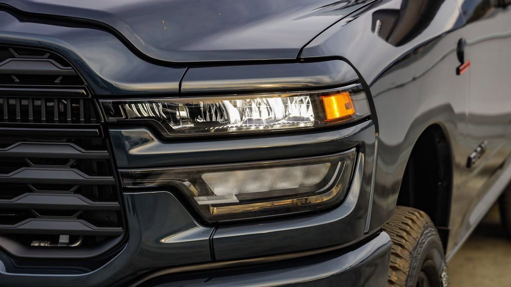 New 2026 RAM 2500 Big Horn AWD/4WD image 4