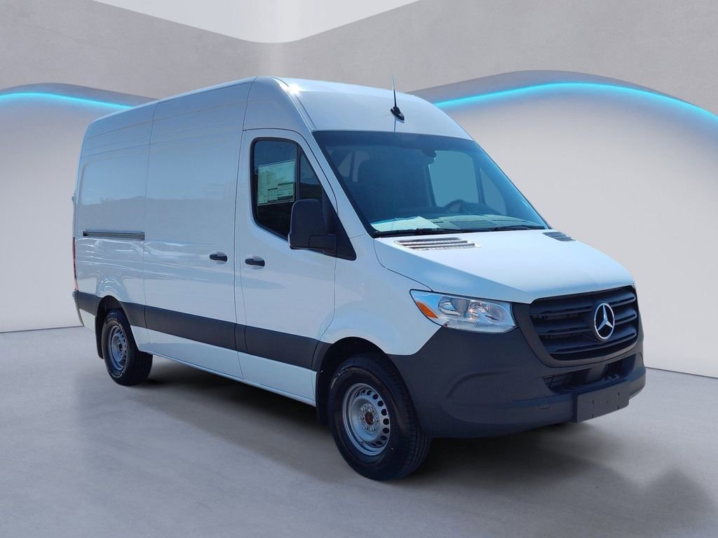 Used 2024 Mercedes-Benz Sprinter 2500 image 2