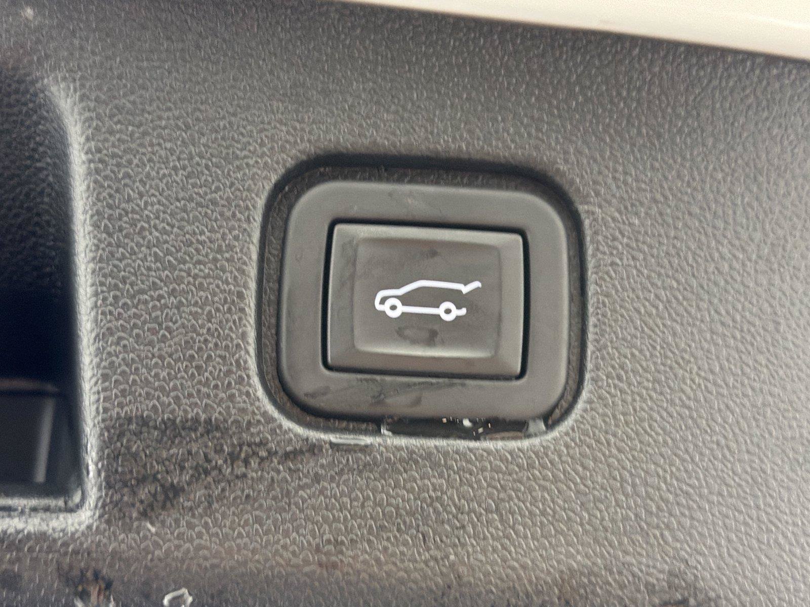 Used 2024 Chevrolet Blazer EV LT AWD/4WD image 17