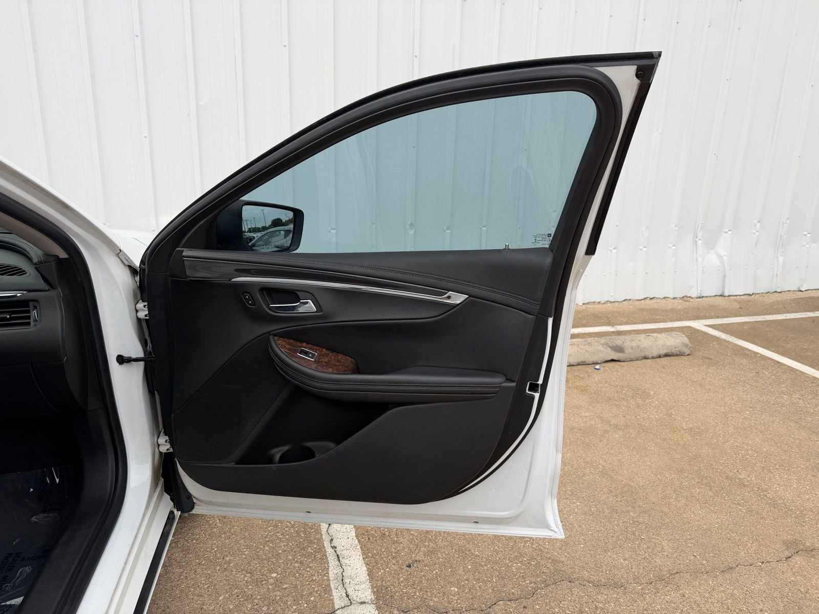 Used 2014 Chevrolet Impala LT w/ Premium Seating Package FWD image 22