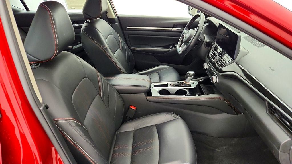 Used 2024 Nissan Altima 2.5 SR w/ SR Premium Package FWD image 24
