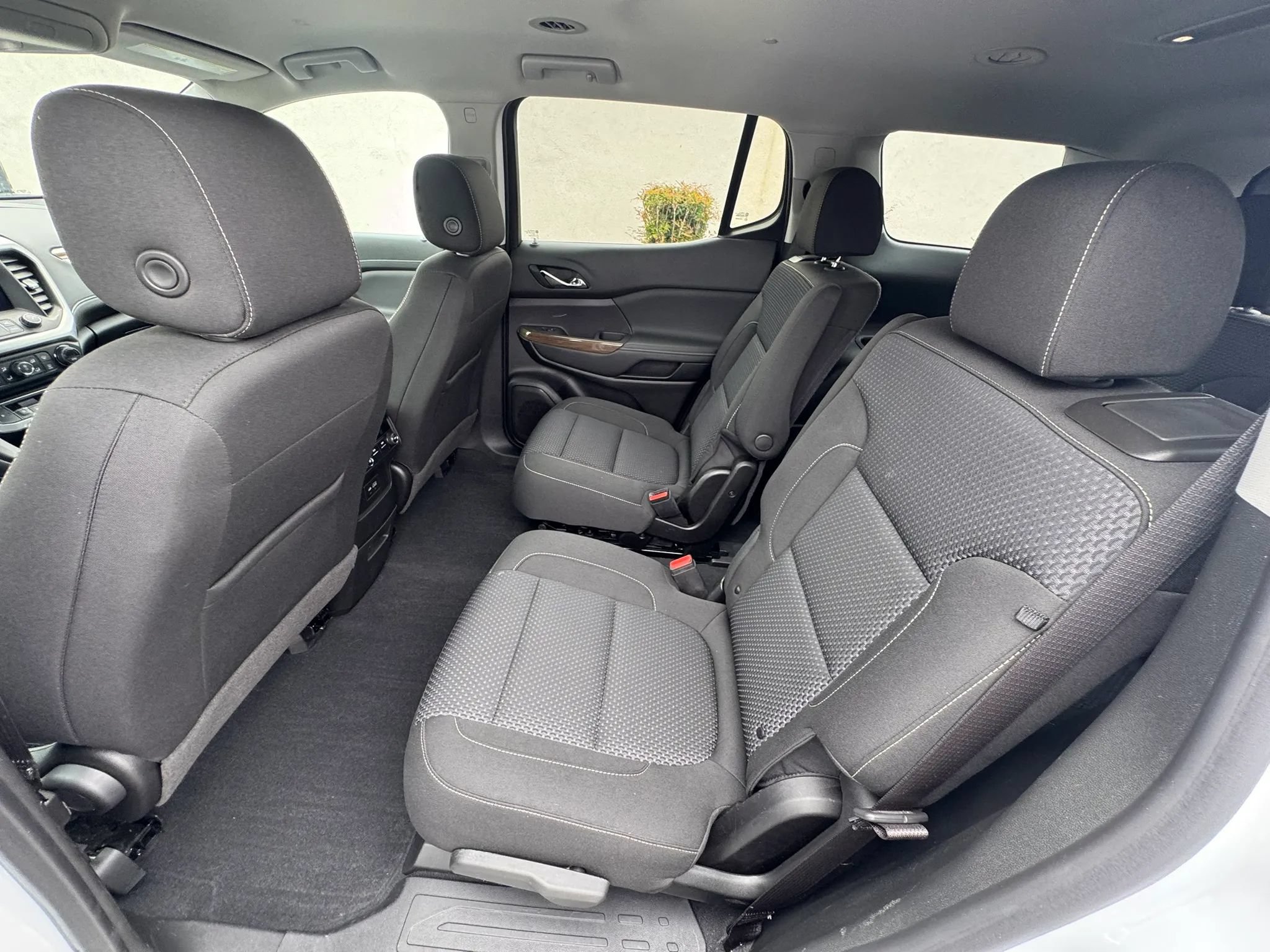 Used 2022 GMC Acadia SLE FWD image 18