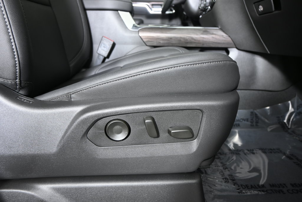 Used 2025 Chevrolet Silverado 3500 LTZ w/ LTZ Premium Package AWD/4WD image 15