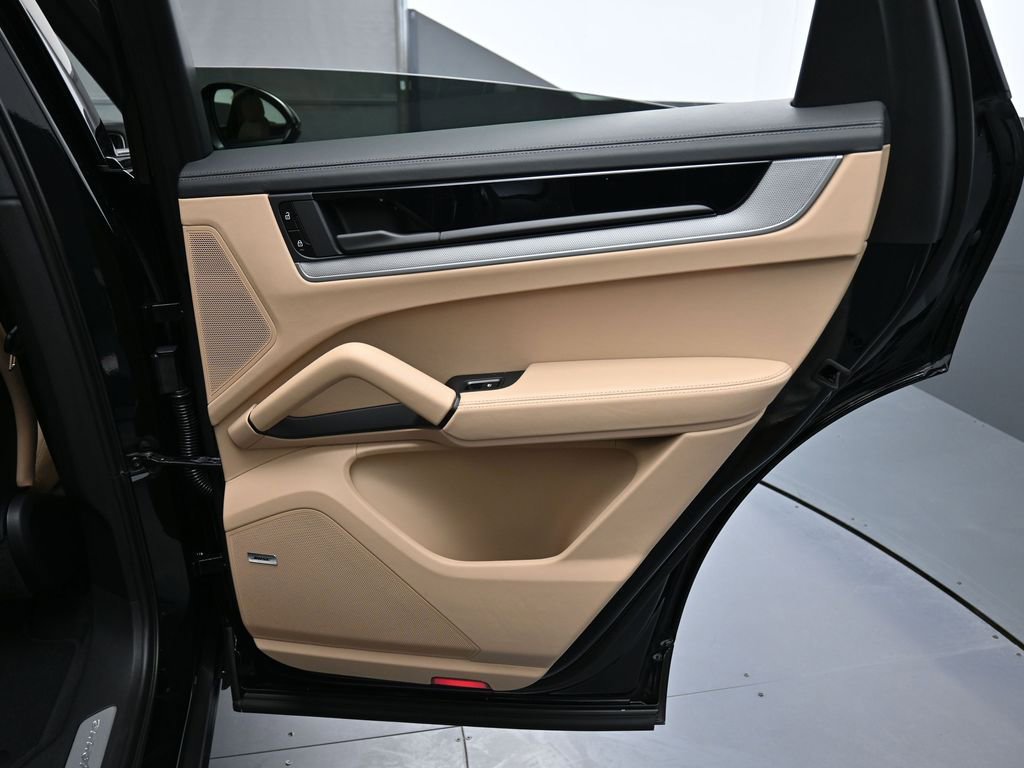 New 2026 Porsche Cayenne Coupe image 26