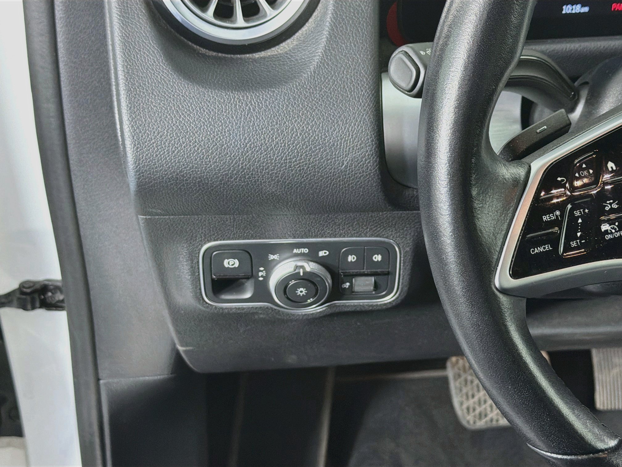 Used 2025 Mercedes-Benz GLB 250 image 17