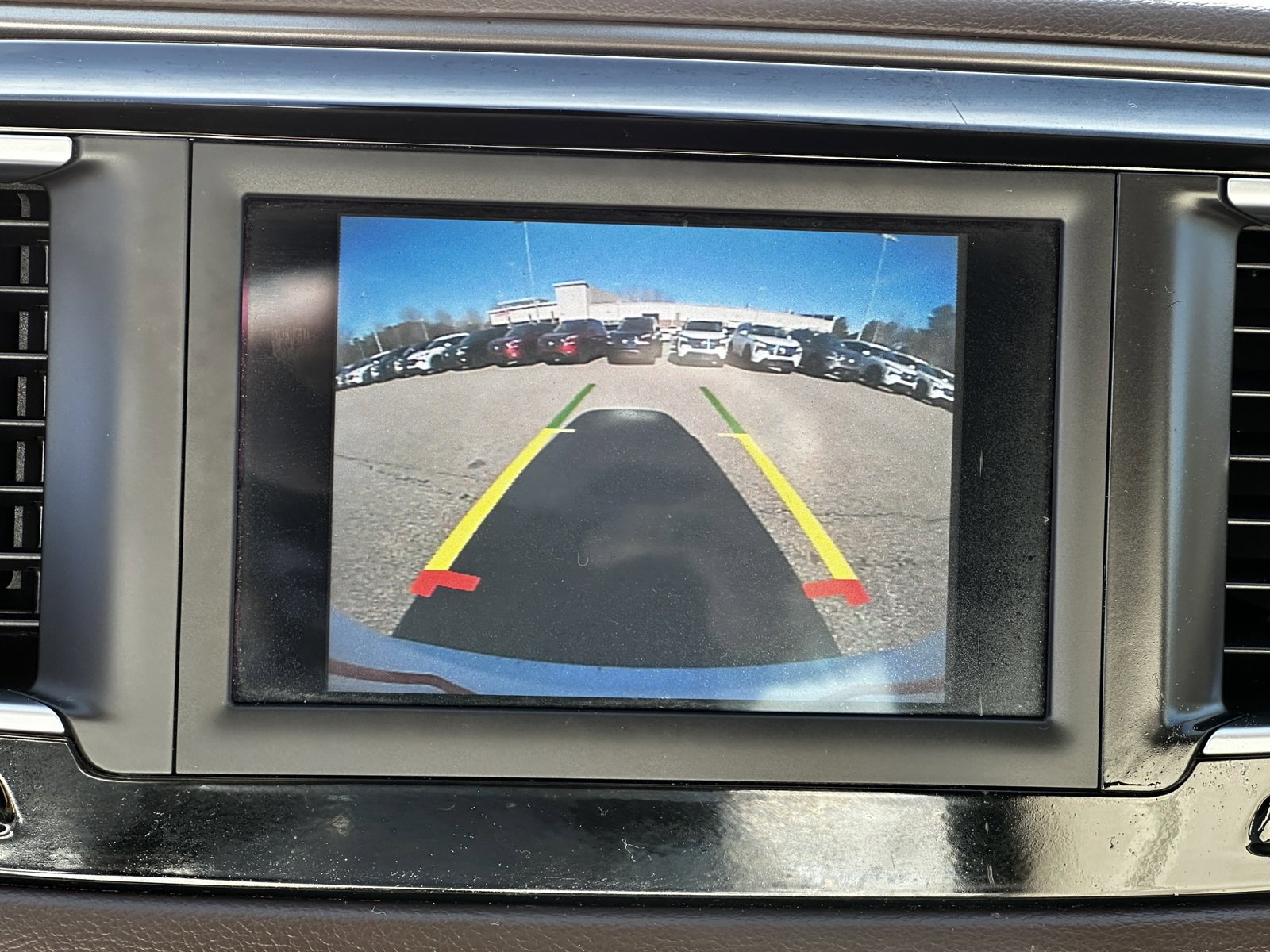 Used 2018 Chrysler Pacifica Touring-L image 30