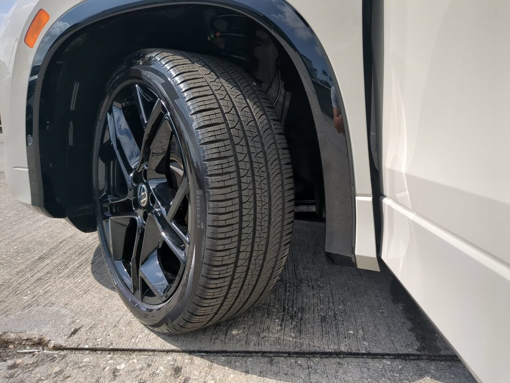 Certified 2026 Volkswagen Tiguan SE R-Line FWD image 35