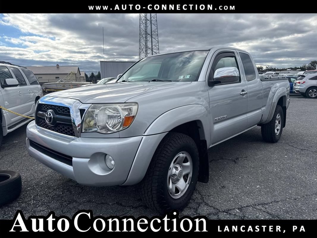 Used 2011 Toyota Tacoma 4x4 Access Cab V6 w/ SR5 Pkg #2 image 1