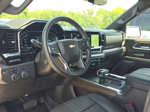 Used 2024 Chevrolet Silverado 1500 High Country w/ High Country Premium Package AWD/4WD image 23