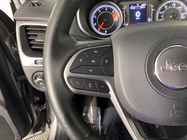 Used 2019 Jeep Cherokee Latitude w/ Cold Weather Group FWD image 27
