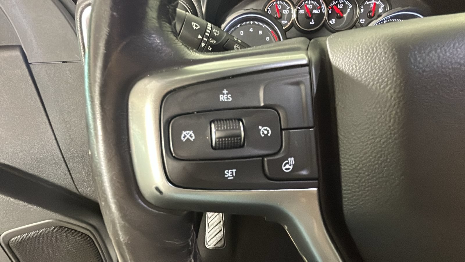 Used 2021 Chevrolet Silverado 2500 LT w/ Convenience Package AWD/4WD image 18