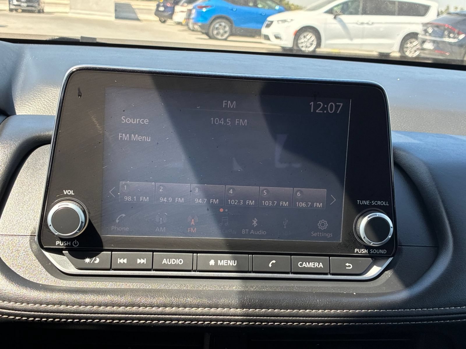 Used 2025 Nissan Rogue SV FWD image 19